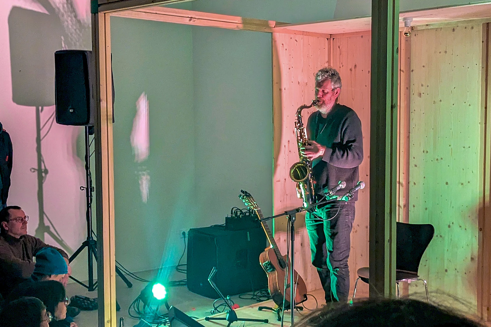 Drinking Songs Live 20 Years On / Image No. 4